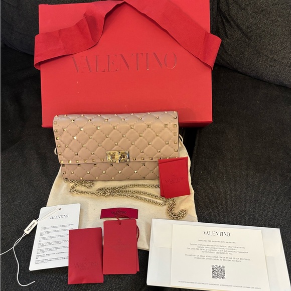 Valentino Garavani Poudre (Beige) Rockstud Quilted shoulder Bag, clutch, WOC - Picture 2 of 14